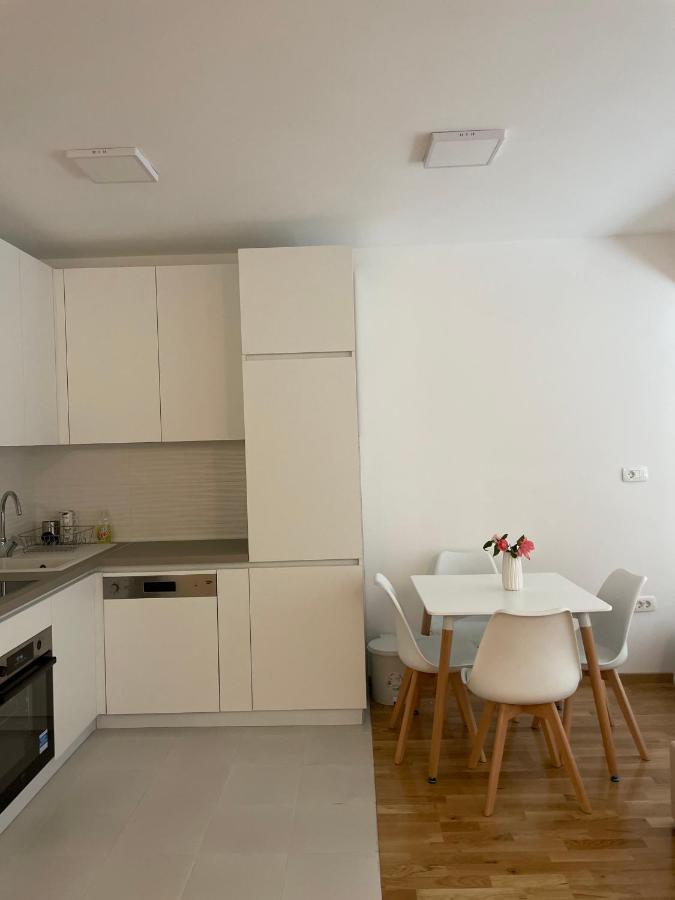 Golden Apartment Скопие Екстериор снимка