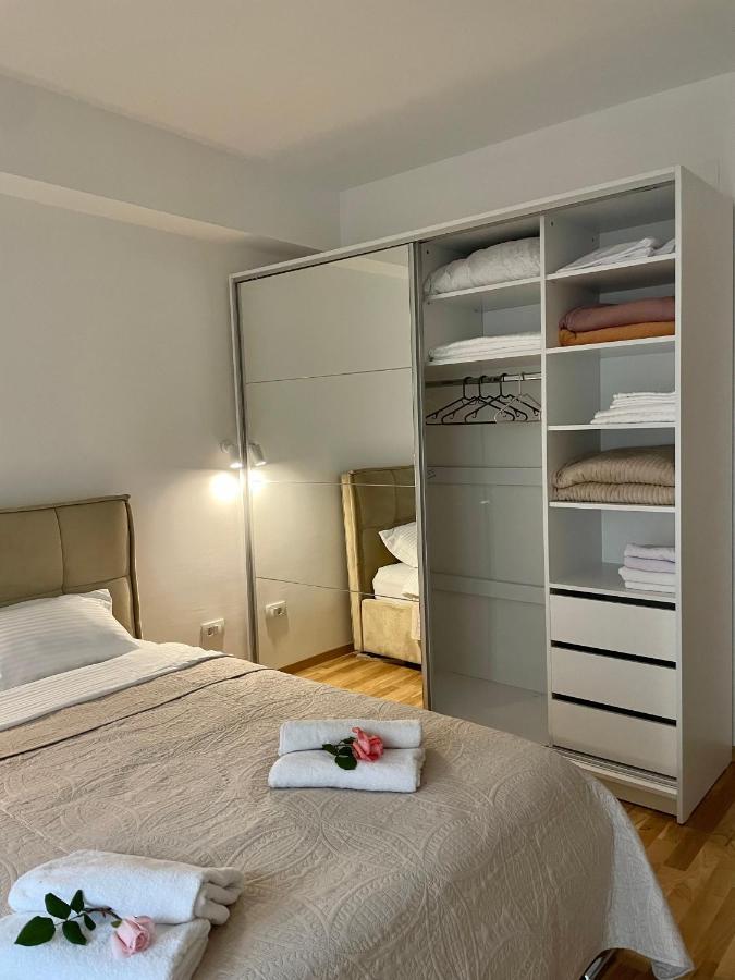 Golden Apartment Скопие Екстериор снимка